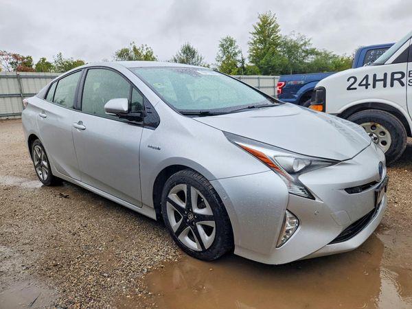 2018 TOYOTA PRIUS — Passenger 3/4