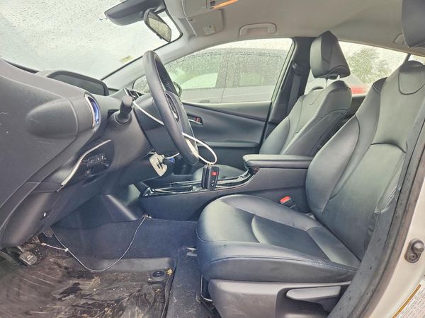 2018 TOYOTA PRIUS — DENT