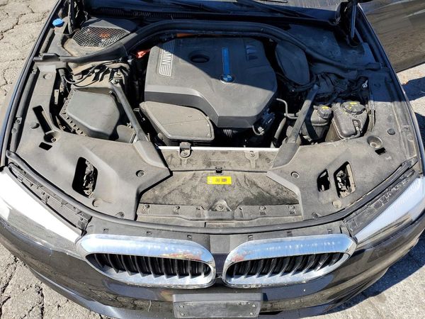 2018 BMW 530XE xDrive — Engine bay
