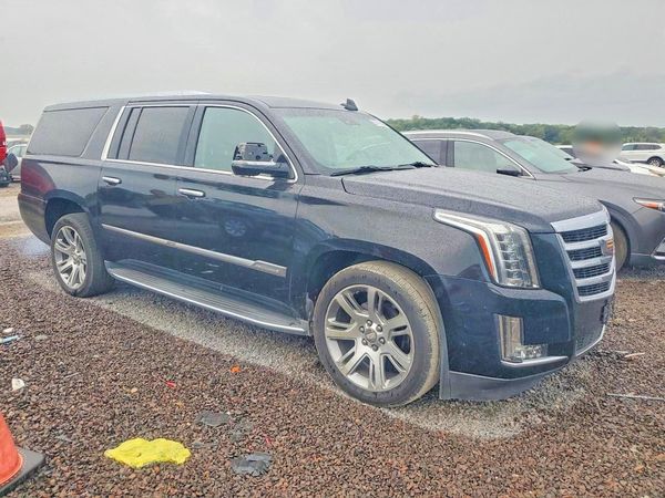 2016 CADILLAC ESCALADE ESV Luxury — Passenger 3/4