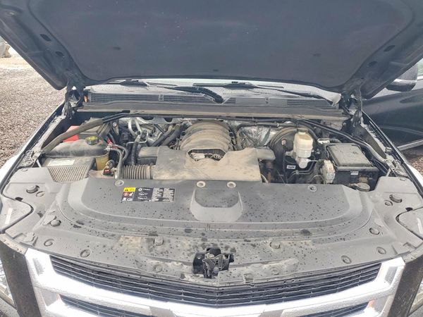 2016 CADILLAC ESCALADE ESV Luxury — Engine bay