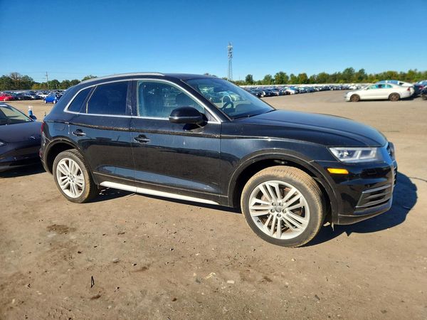 2020 AUDI Q5 quattro Premium Plus — Passenger 3/4