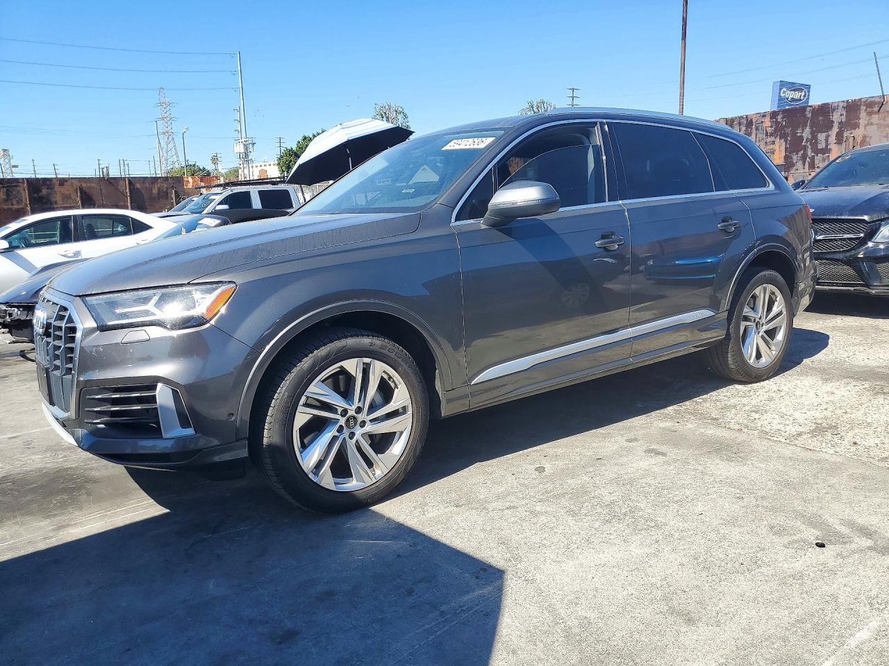 2020 AUDI Q7 quattro Premium Plus — Front 3/4