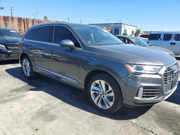2020 AUDI Q7 quattro Premium Plus — Passenger 3/4