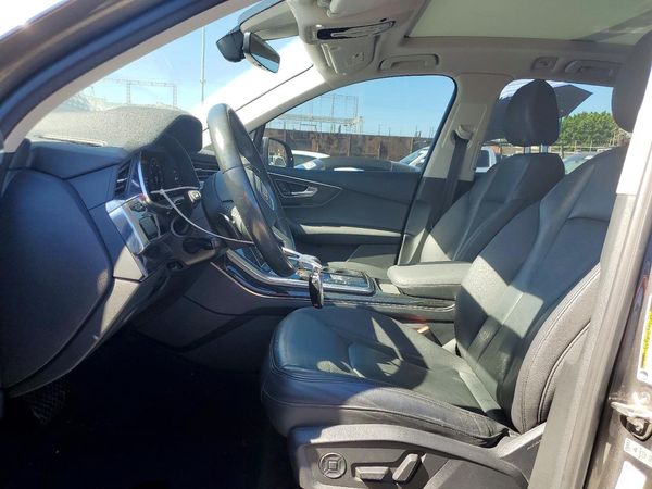 2020 AUDI Q7 quattro Premium Plus — DENT