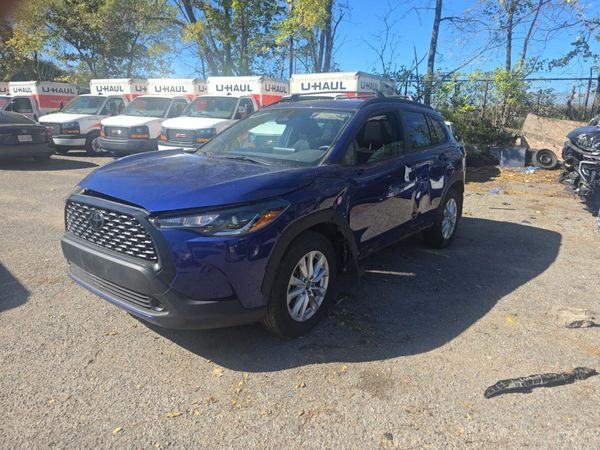 2023 TOYOTA COROLLA CROSS LE