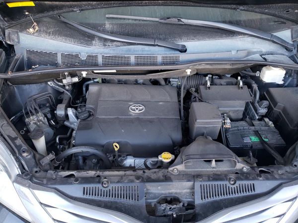 2014 TOYOTA SIENNA