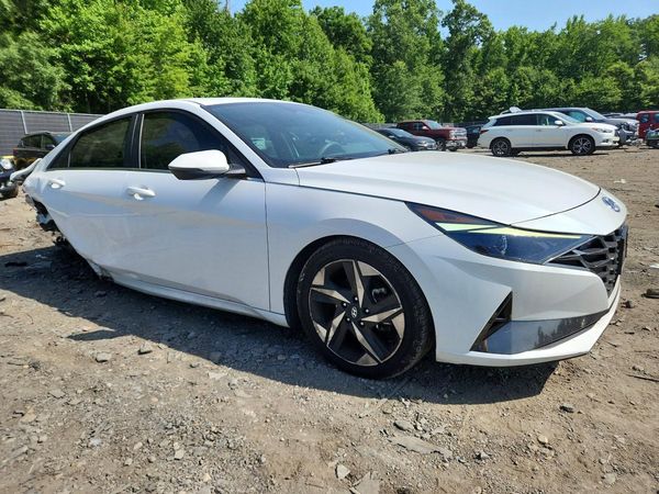 2021 HYUNDAI ELANTRA SEL w/ Premium Pkg