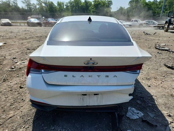 2021 HYUNDAI ELANTRA SEL w/ Premium Pkg