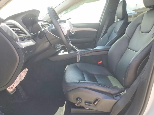 2022 VOLVO XC90 Momentum (excl S60)