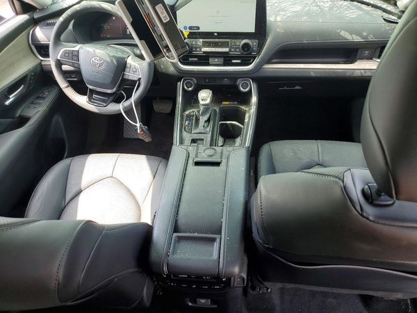2026 TOYOTA GRAND HIGHLANDER