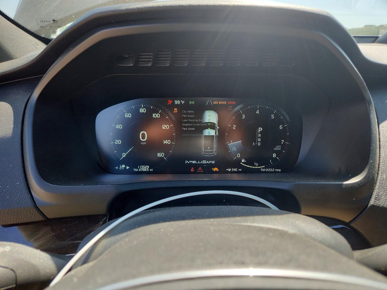 2017 VOLVO XC90 Momentum