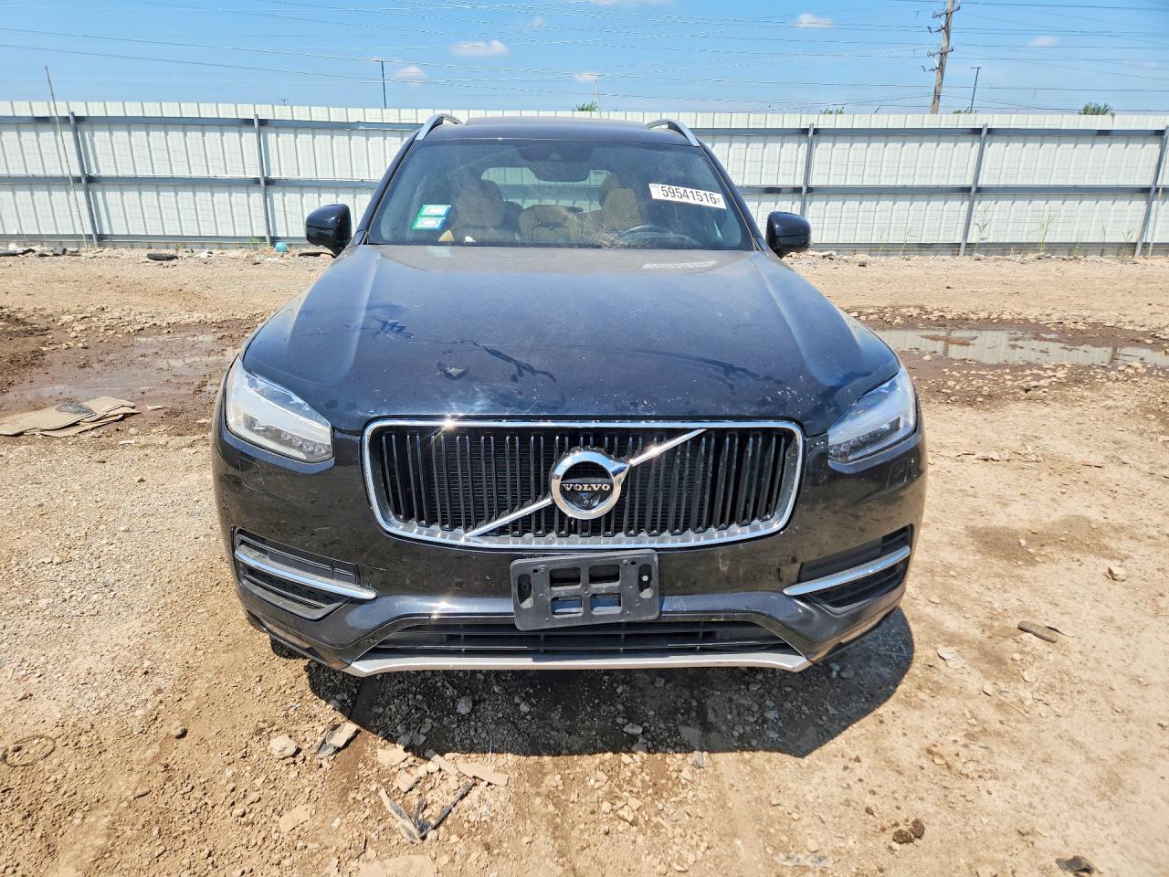 2017 VOLVO XC90 Momentum