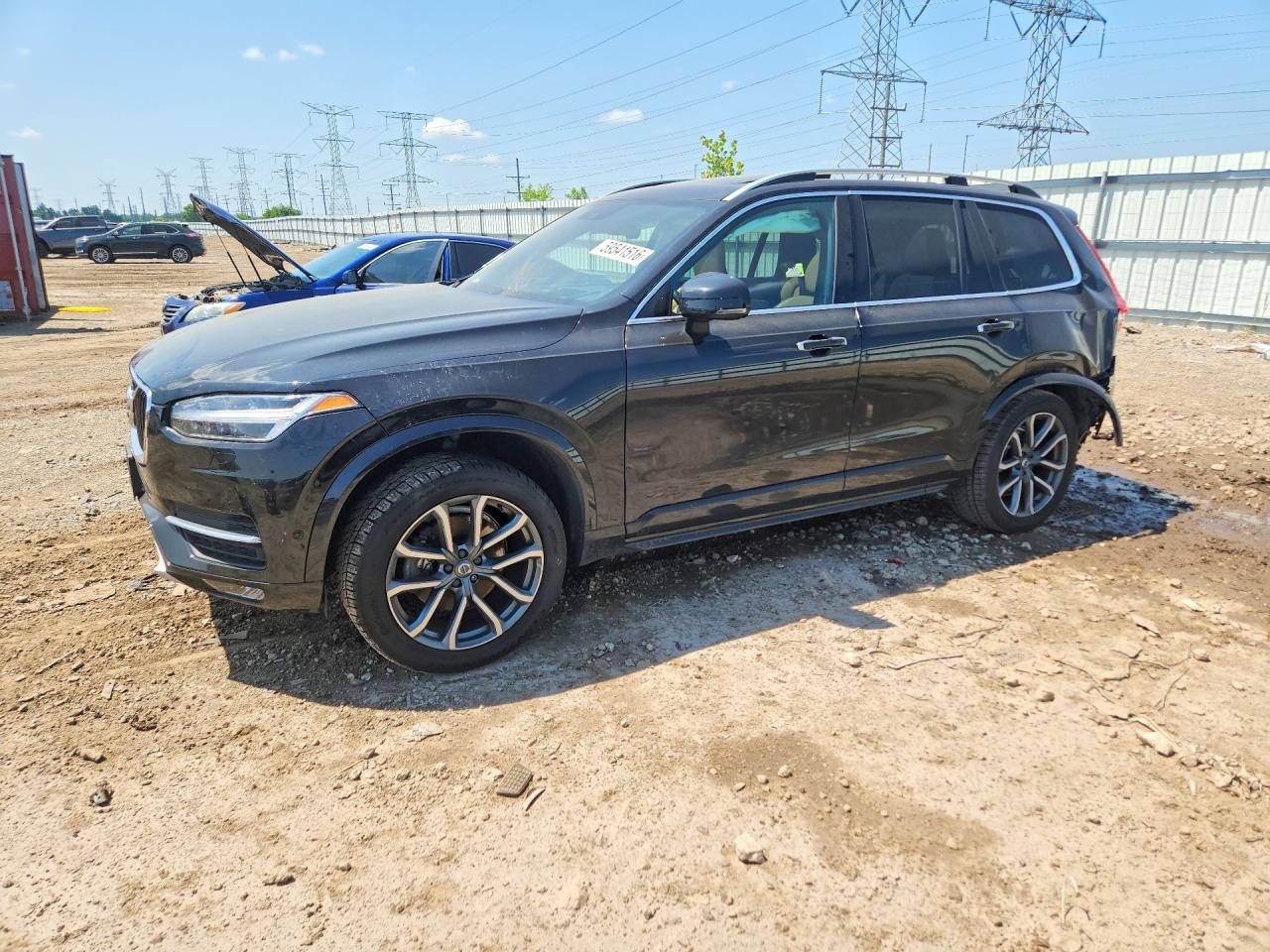 2017 VOLVO XC90 Momentum