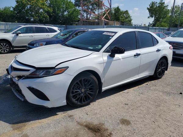 2020 TOYOTA CAMRY SE