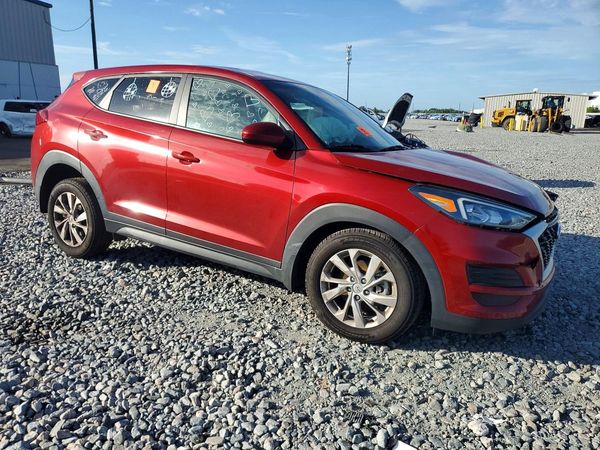 2021 HYUNDAI TUCSON SE