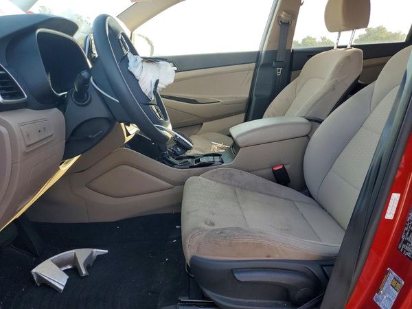 2021 HYUNDAI TUCSON SE