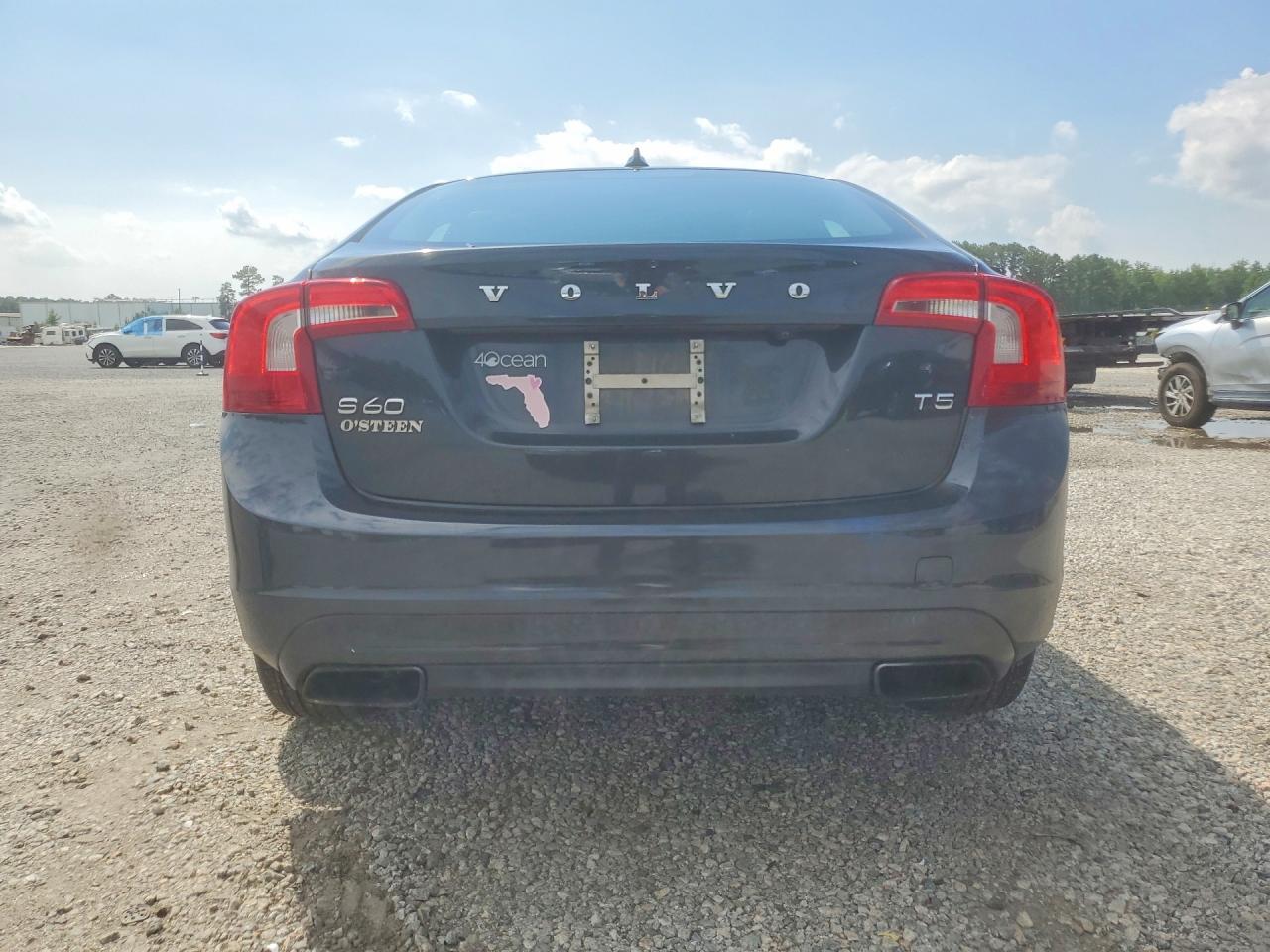 2014 VOLVO S60