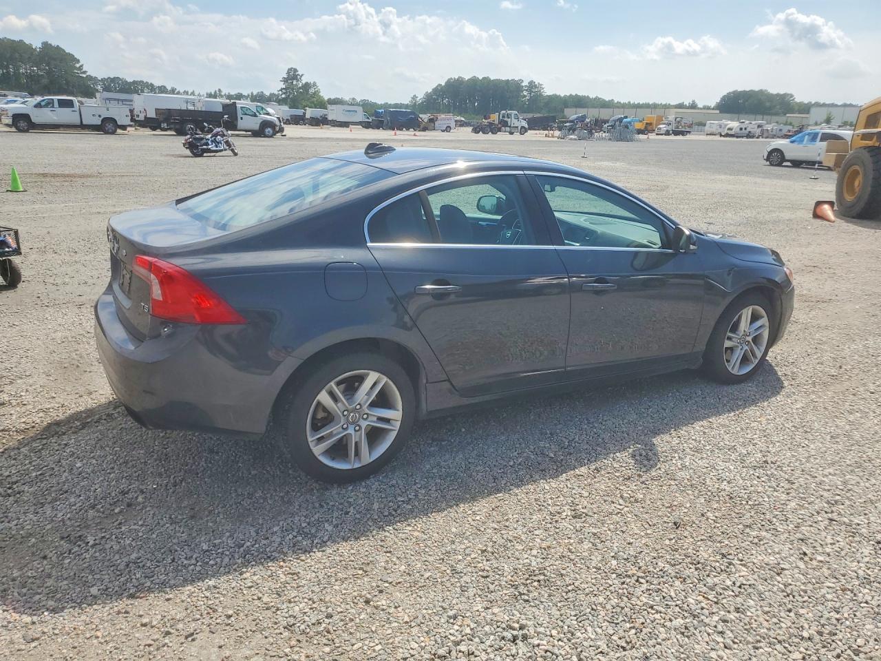 2014 VOLVO S60