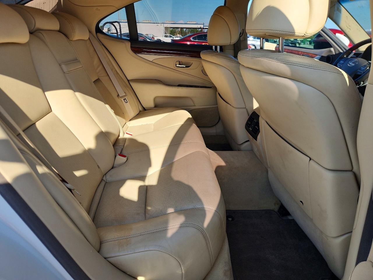 2016 LEXUS LS 460