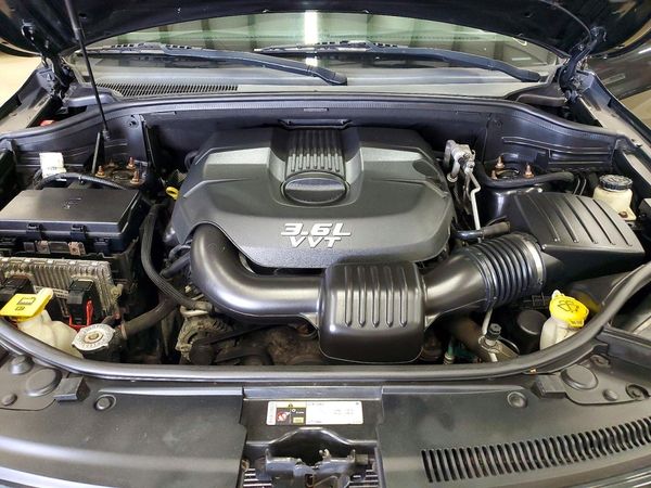 2014 JEEP GRAND CHER Laredo — Engine bay