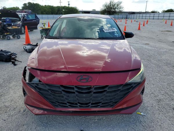 2023 HYUNDAI ELANTRA SE