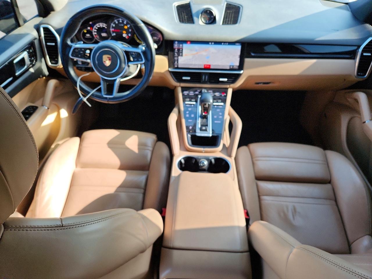2019 PORSCHE CAYENNE