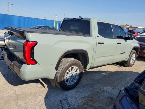 2024 TOYOTA TUNDRA SR5