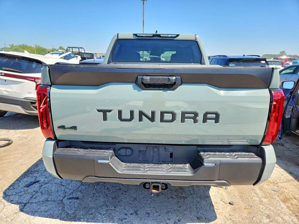 2024 TOYOTA TUNDRA SR5