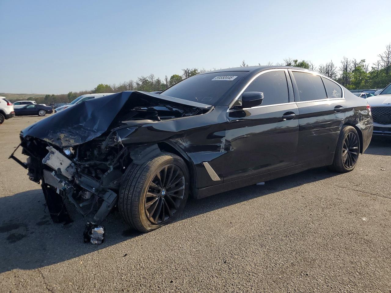 2021 BMW 5 SERIES xDrive — Front 3/4