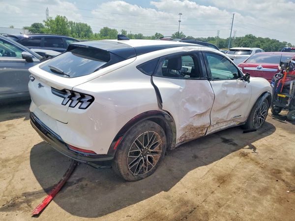 2024 FORD MUSTANG Premium
