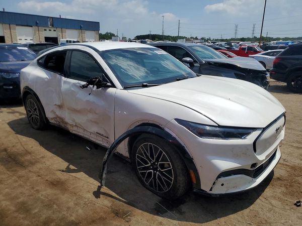 2024 FORD MUSTANG Premium