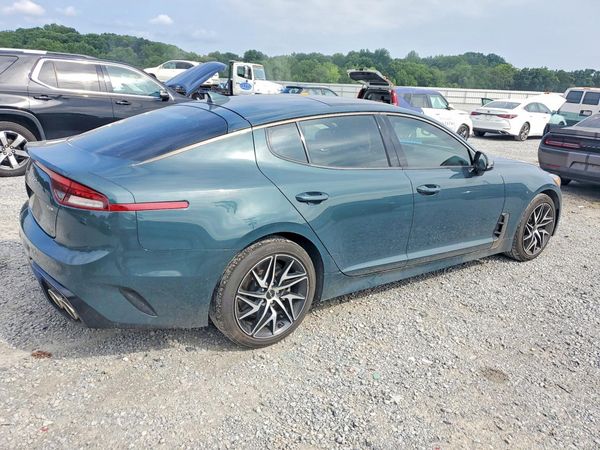 2023 KIA STINGER