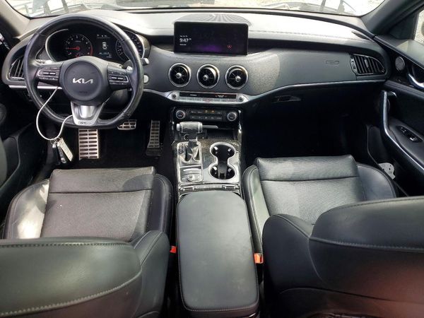 2023 KIA STINGER