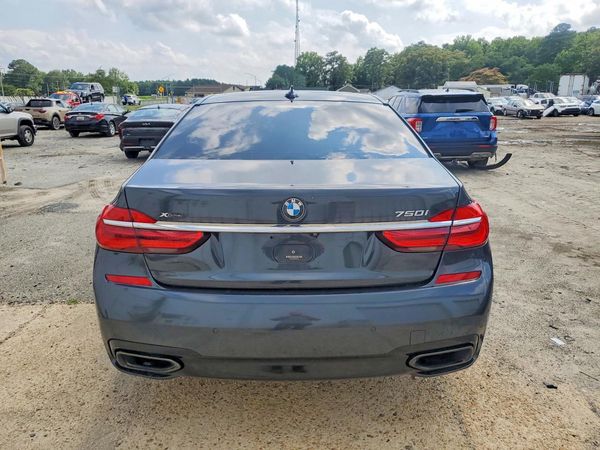 2016 BMW 750 xDrive