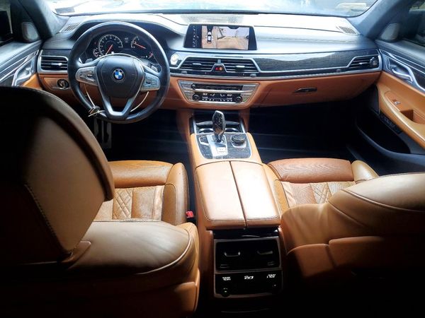 2016 BMW 750 xDrive
