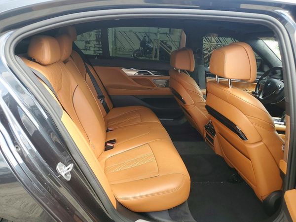 2016 BMW 750 xDrive