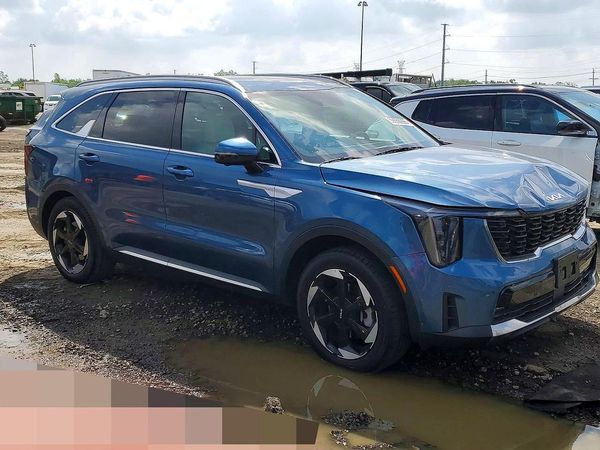2025 KIA SORENTO
