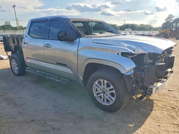 2023 TOYOTA TUNDRA SR5