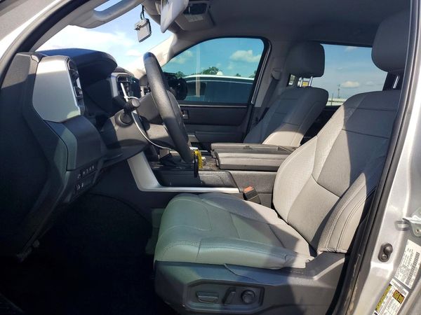 2023 TOYOTA TUNDRA SR5