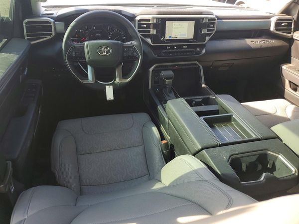 2023 TOYOTA TUNDRA SR5