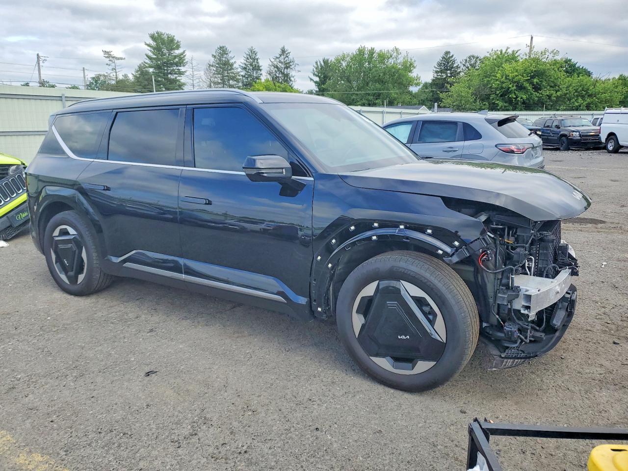 2024 KIA EV9 Land