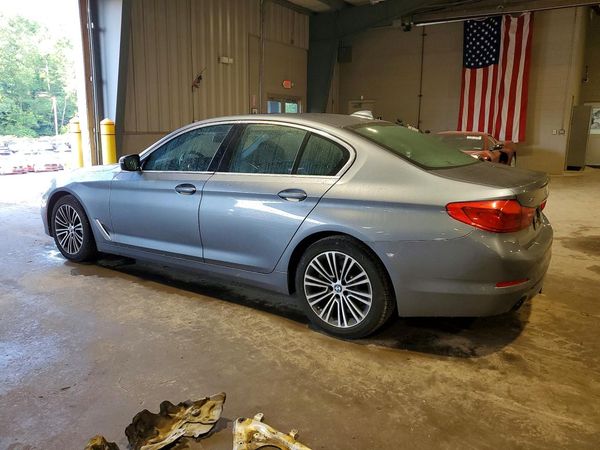 2019 BMW 530