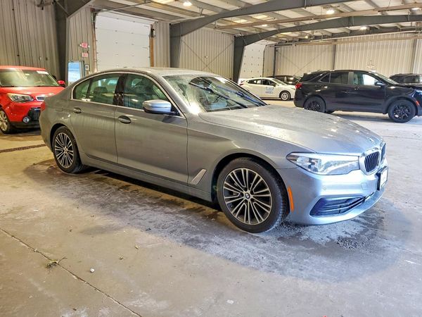2019 BMW 530