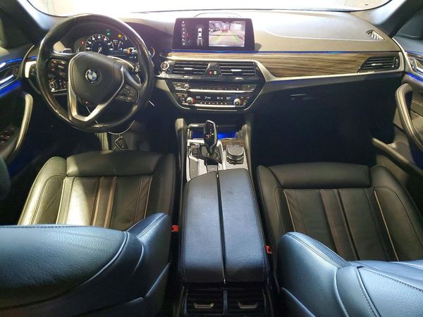 2019 BMW 530