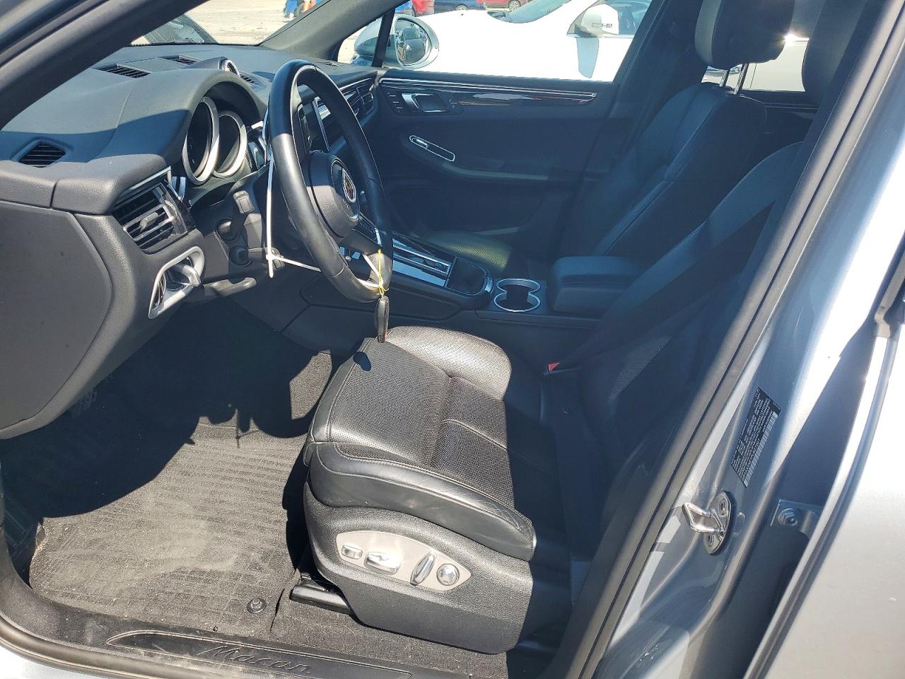 2023 PORSCHE MACAN