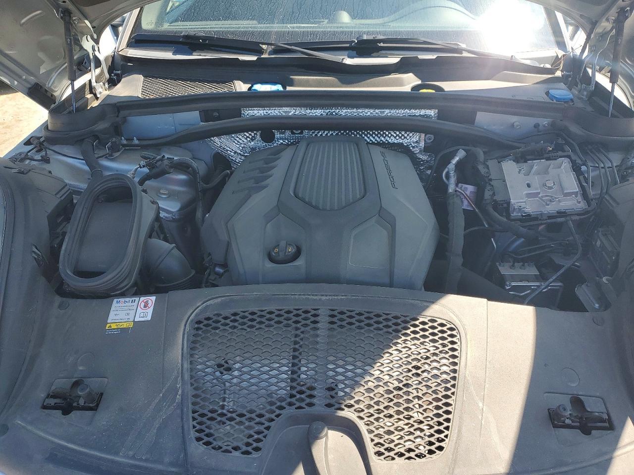 2023 PORSCHE MACAN