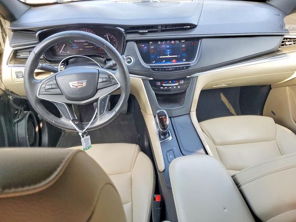 2017 CADILLAC XT5 Base