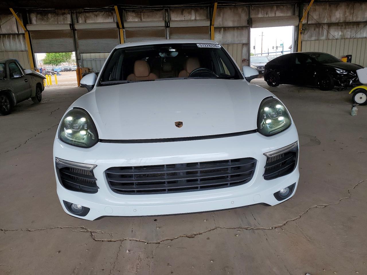 2017 PORSCHE CAYENNE