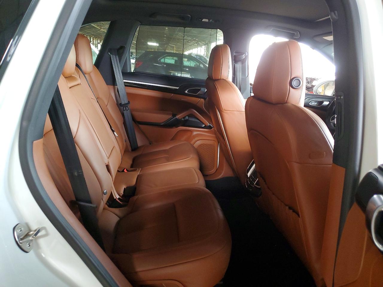2017 PORSCHE CAYENNE